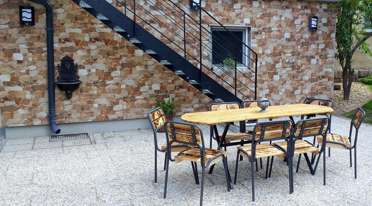 Apartman Draci Udoli 特鲁特诺夫 外观 照片